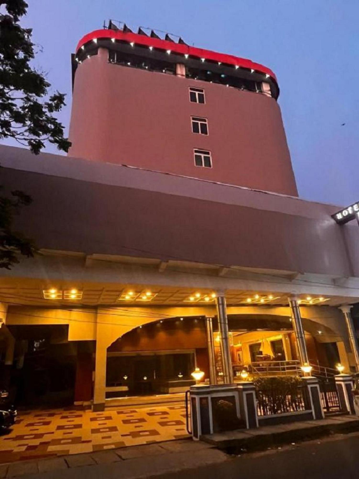 Presidency Kochi City Centre Exterior photo