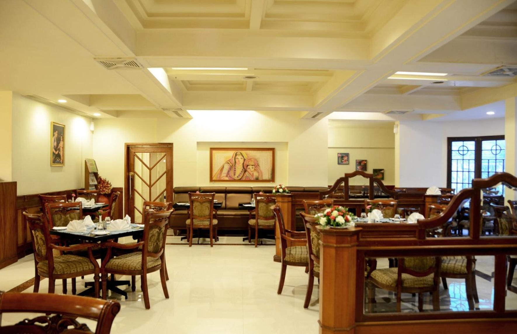 Presidency Kochi City Centre Exterior photo