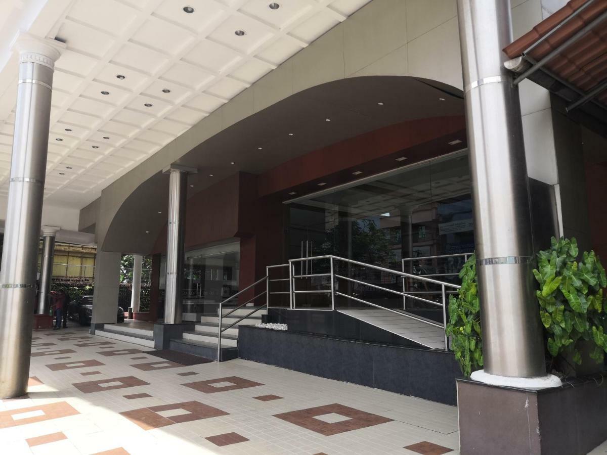 Presidency Kochi City Centre Exterior photo